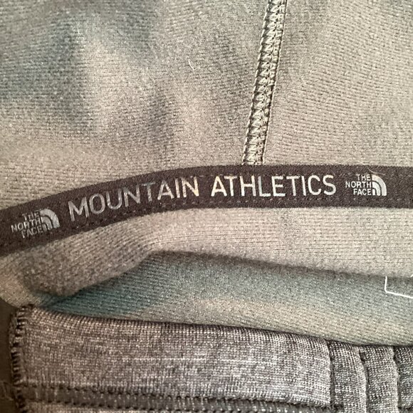 North Face Womens XL Mountain Athletics Pullover Hoodie - Picture 9 of 11